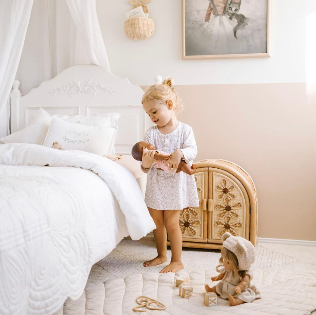 From cot to big bed with Layla