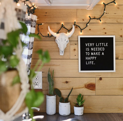 7 Minimalist Ideas to simplify life in 2018.. www.littlewillowvintage.com